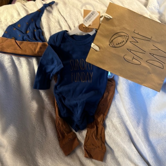Rae Dunn Boy’s “Sunday Funday” 3 pc PJ’s - Picture 1 of 8